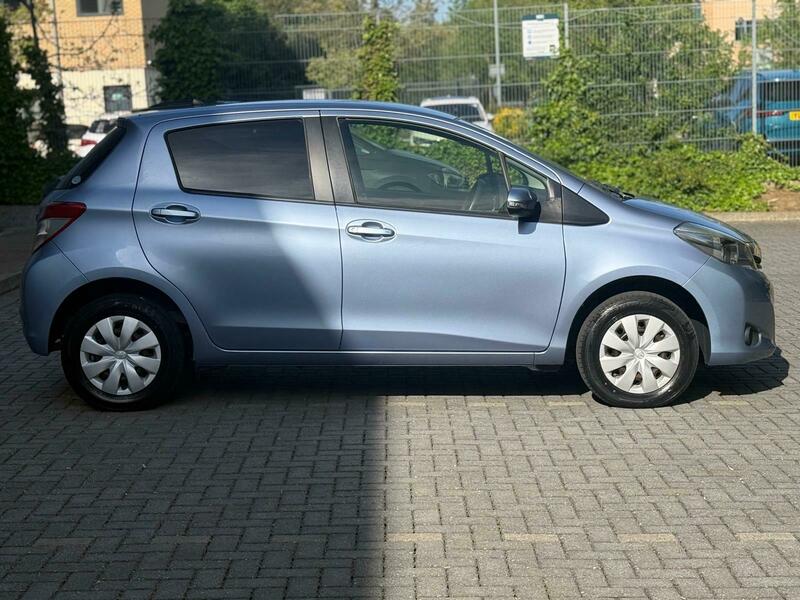 Toyota YARIS 2014 1.33 Dual VVT-i Icon Hatchback 5dr Petrol Multidrive S Euro 6 (99 p)
