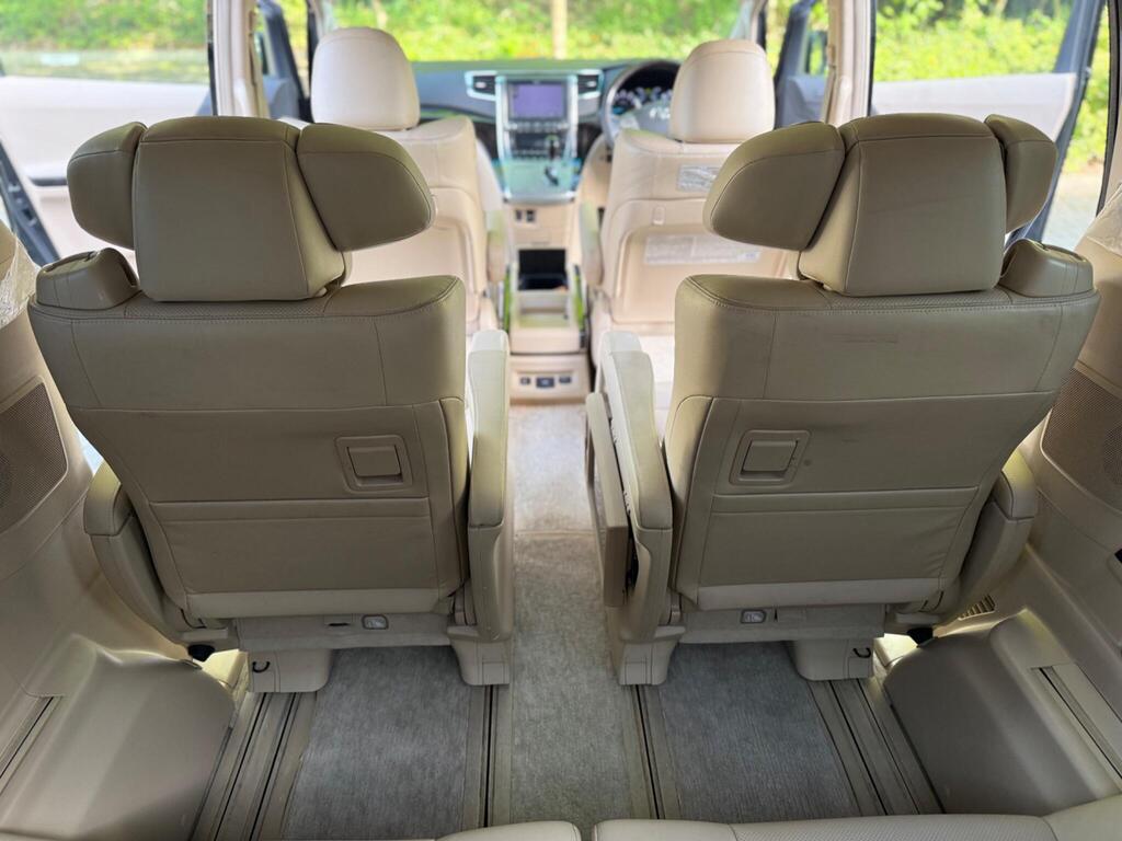 Toyota Vellfire 2013 Luxury Edition V6 3.5 Petrol