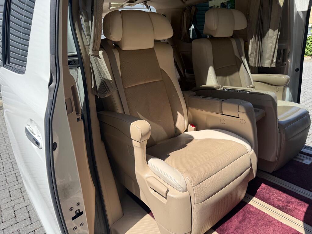 Toyota Alphard Business Edition 2014 – Luxury 3.5L V6