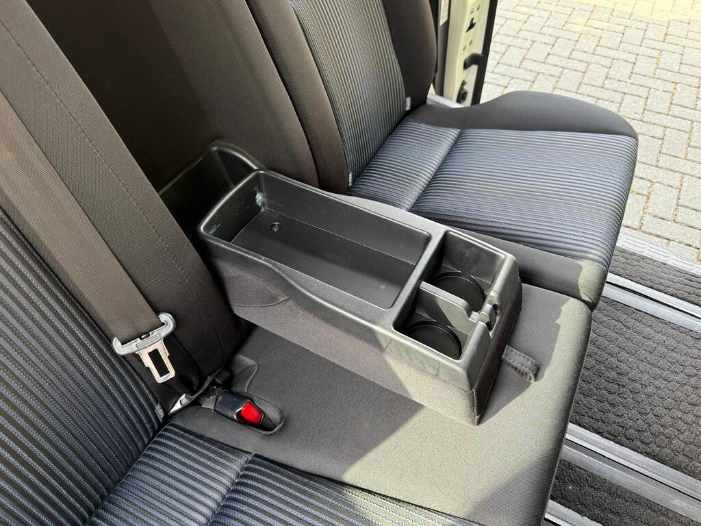 Toyota Voxy Premium body Kit, Hybrid 2015