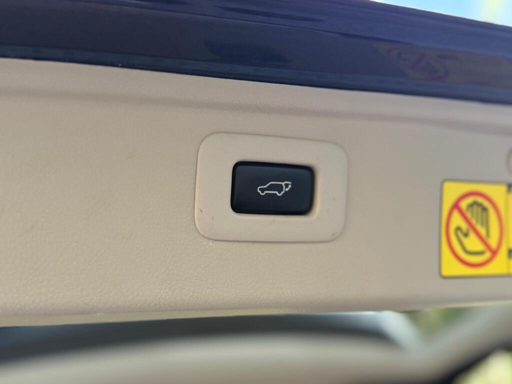 Toyota Vellfire 2013 Luxury Edition V6 3.5 Petrol