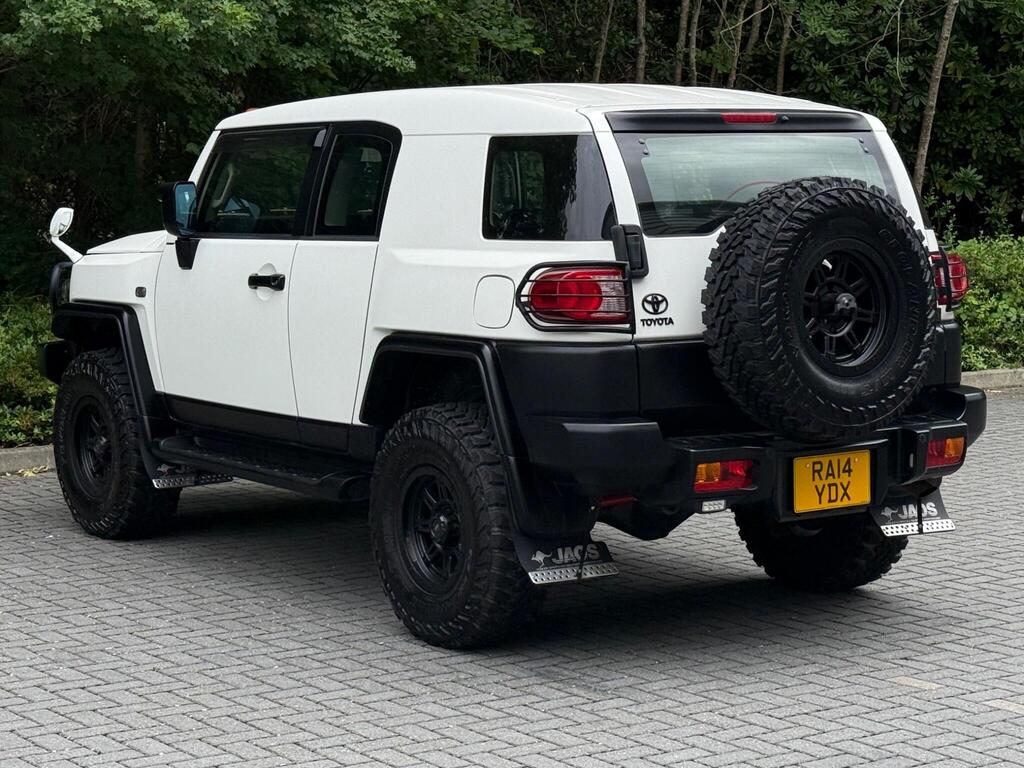 Toyota FJ Cruiser Ultimate Edition- 2014 Matt White