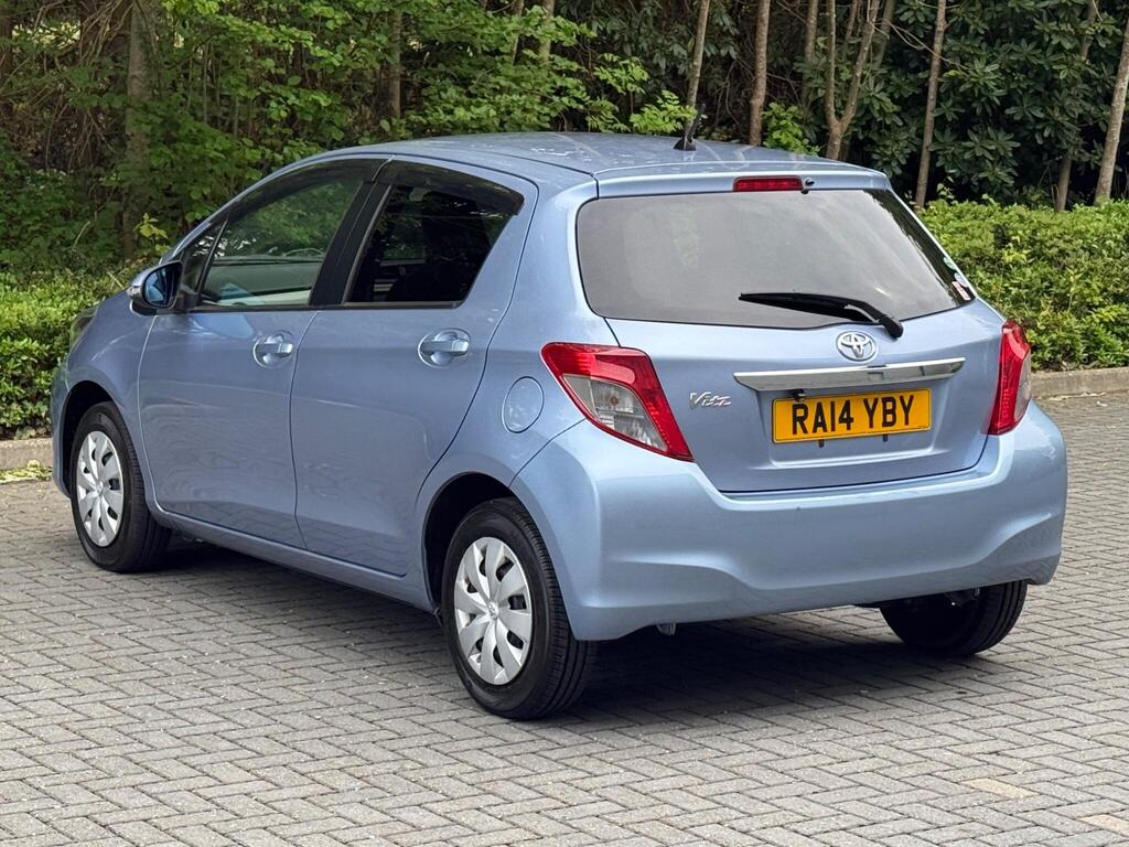 Toyota Yaris 1000cc 2014 Petrol Automatic