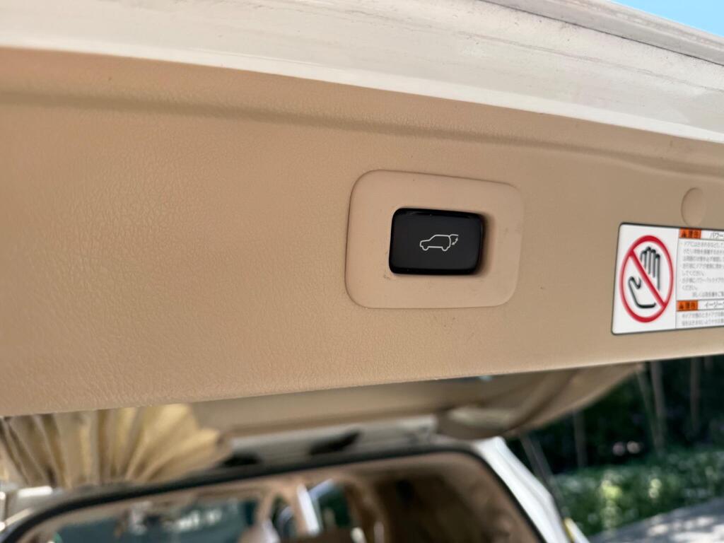 Toyota Alphard Business Edition 2014 – Luxury 3.5L V6