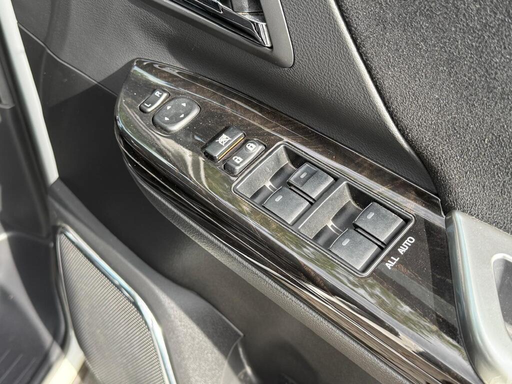 Toyota Vellfire 3.5L V6 2014 | Rare 4WD | Captain seats