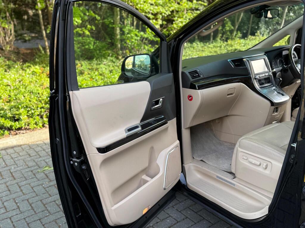 Toyota Vellfire 2013 Luxury Edition V6 3.5 Petrol