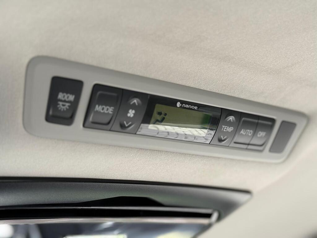 Toyota Vellfire 3.5L V6 2014 | Rare 4WD | Captain seats