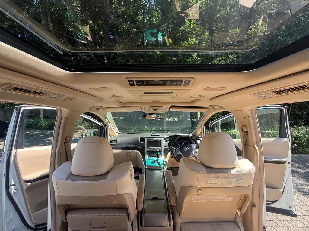Toyota Alphard Business Edition 2014 – Luxury 3.5L V6