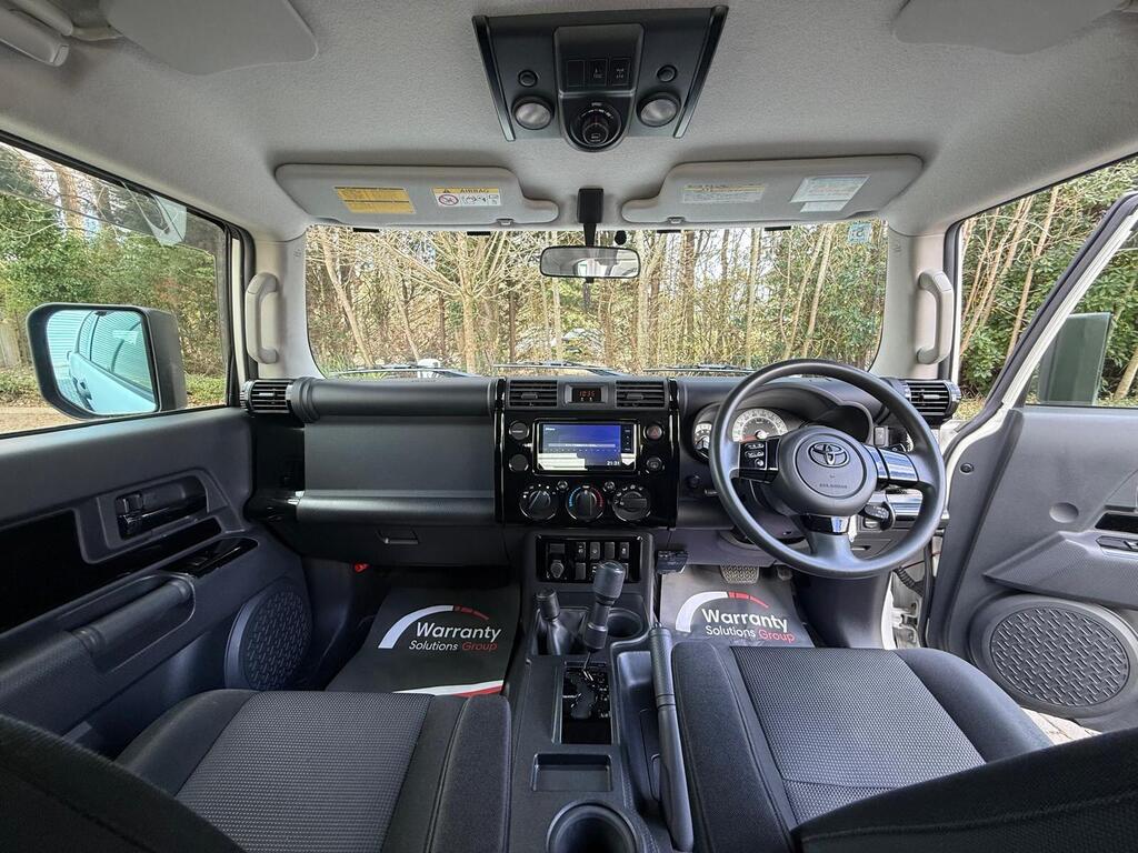 Toyota FJ Cruiser Ultimate Edition- 2014 Matt White