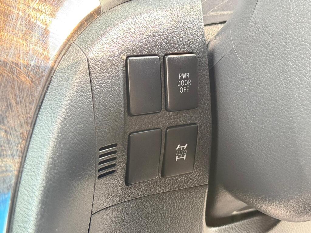 Toyota Vellfire 3.5L V6 2014 | Rare 4WD | Captain seats