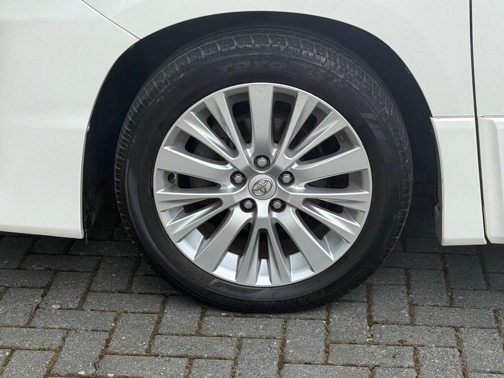Toyota Vellfire 3.5L V6 2014 | Rare 4WD | Captain seats