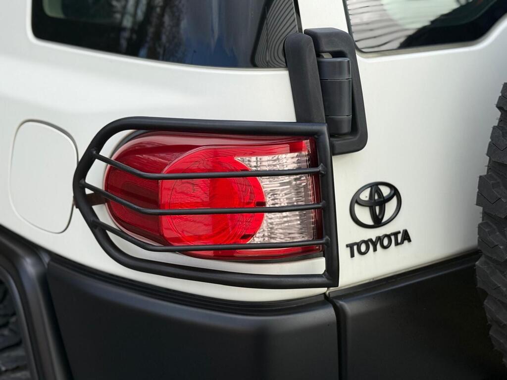 Toyota FJ Cruiser Ultimate Edition- 2014 Matt White