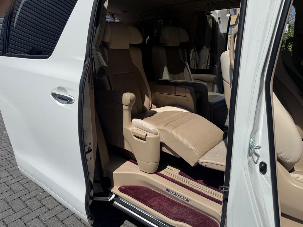 Toyota Alphard Business Edition 2014 – Luxury 3.5L V6