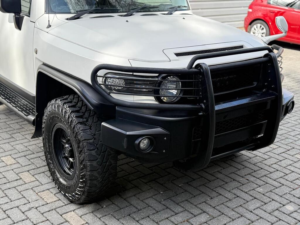 Toyota FJ Cruiser Ultimate Edition- 2014 Matt White
