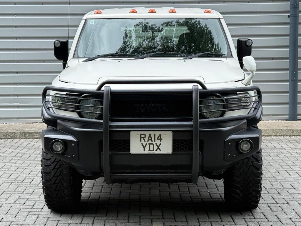 Toyota FJ Cruiser Ultimate Edition- 2014 Matt White