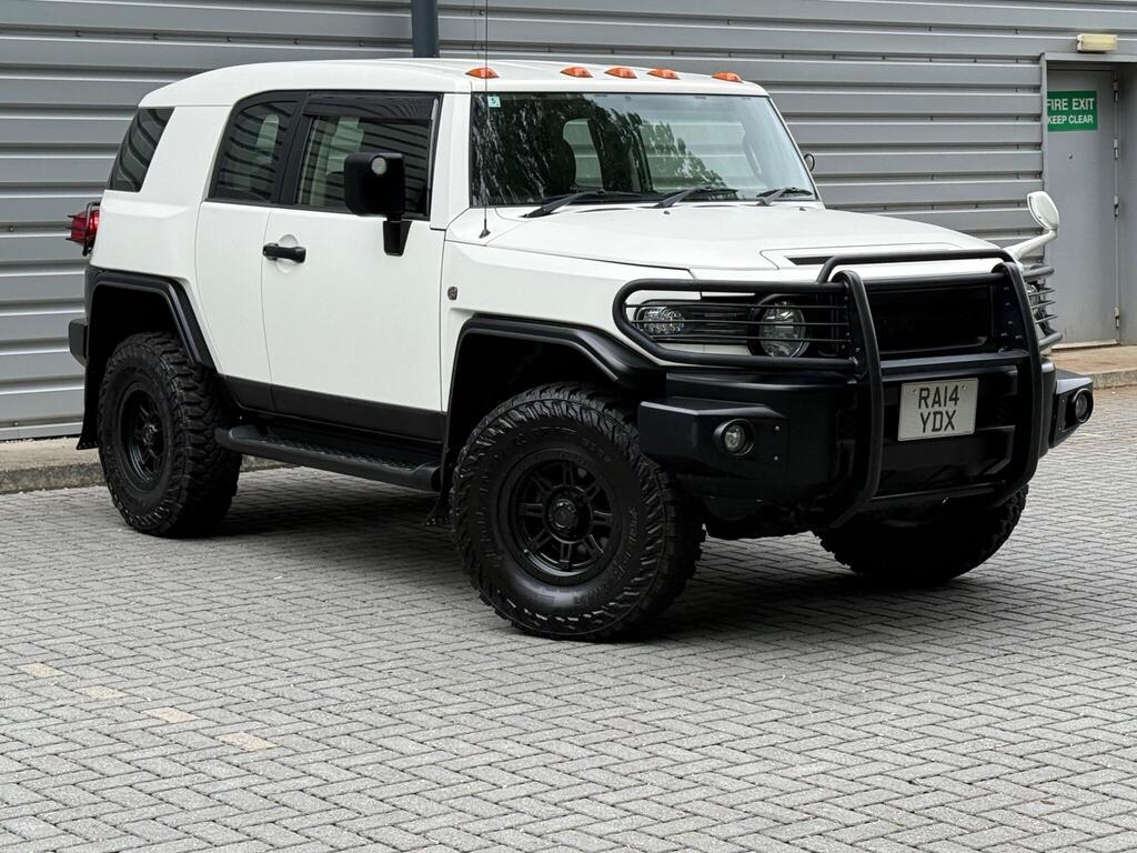Toyota FJ Cruiser Ultimate Edition- 2014 Matt White