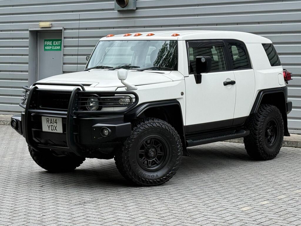Toyota FJ Cruiser Ultimate Edition- 2014 Matt White