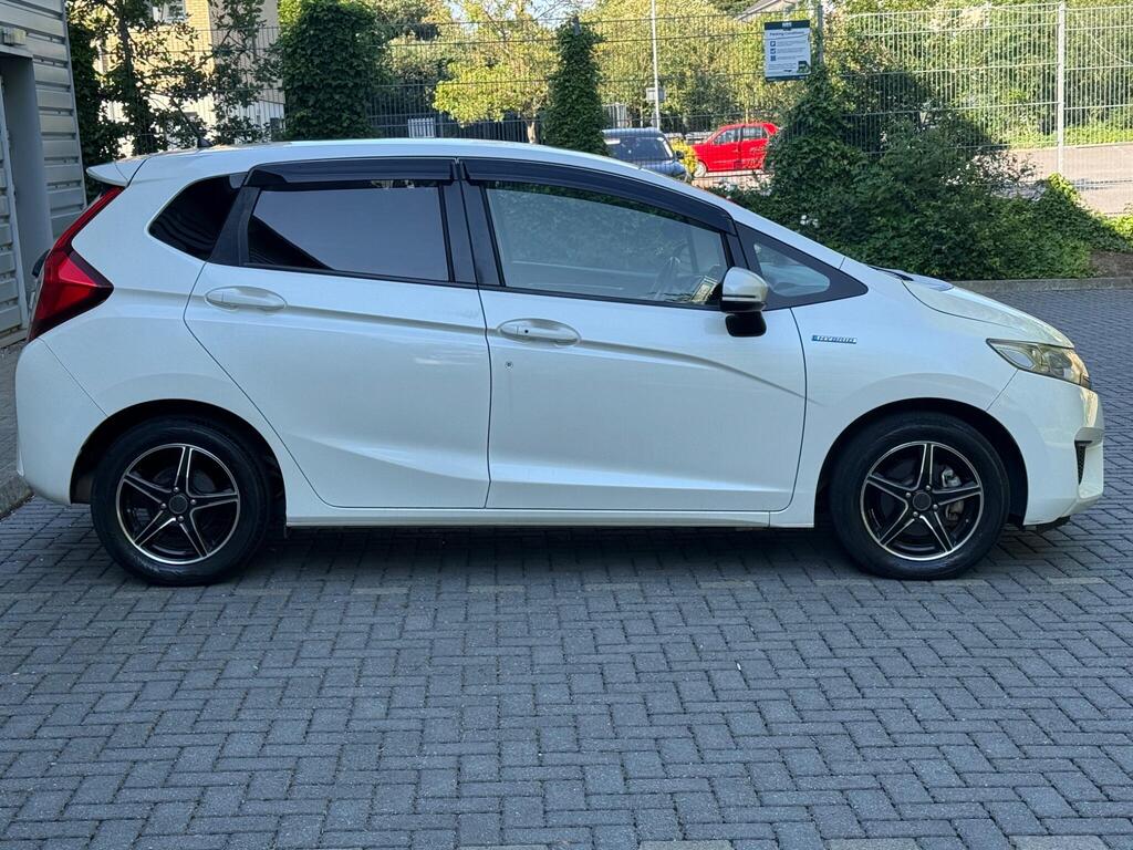 Honda Jazz 2015 Petrol Hybrid | Alloy Wheels | Cruise Control