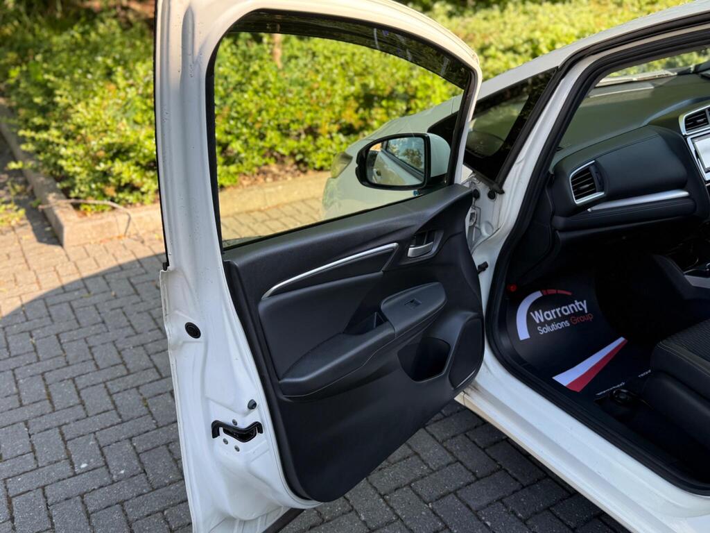 Honda Jazz 2015 Petrol Hybrid | Alloy Wheels | Cruise Control