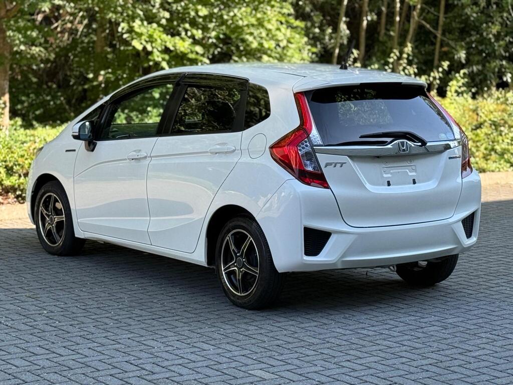 Honda Jazz 2015 Petrol Hybrid | Alloy Wheels | Cruise Control