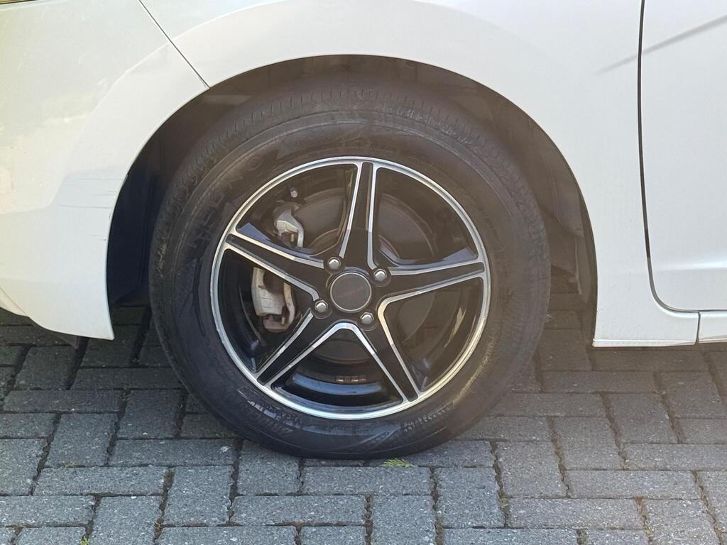 Honda Jazz 2015 Petrol Hybrid | Alloy Wheels | Cruise Control