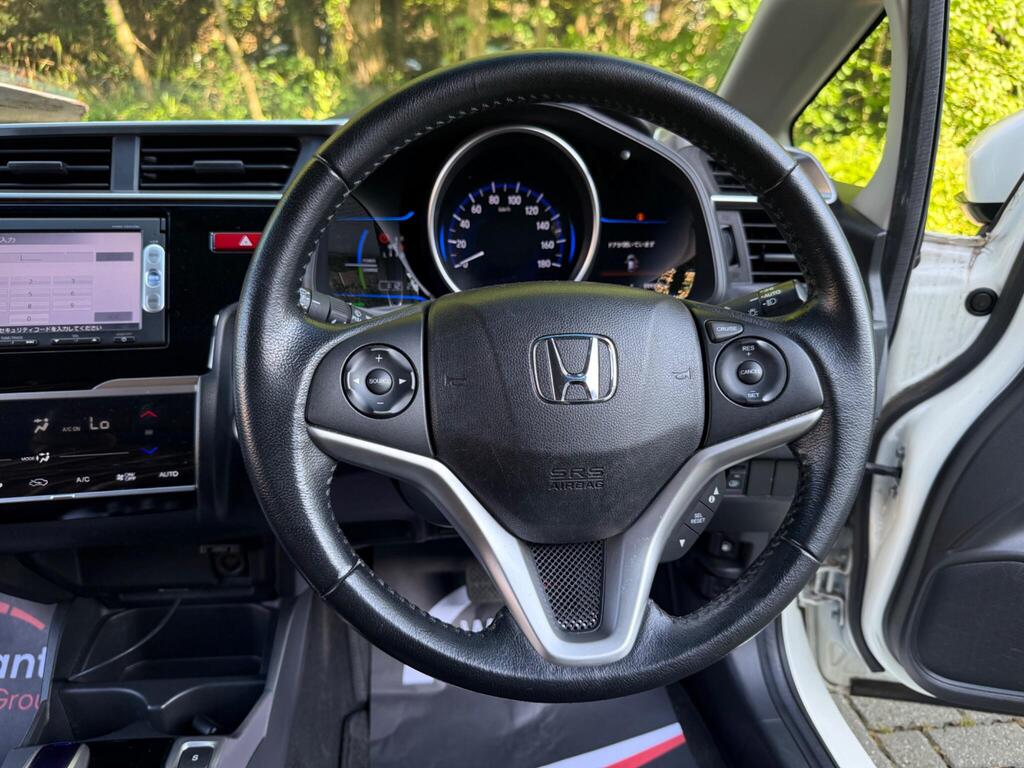 Honda Jazz 2015 Petrol Hybrid | Alloy Wheels | Cruise Control