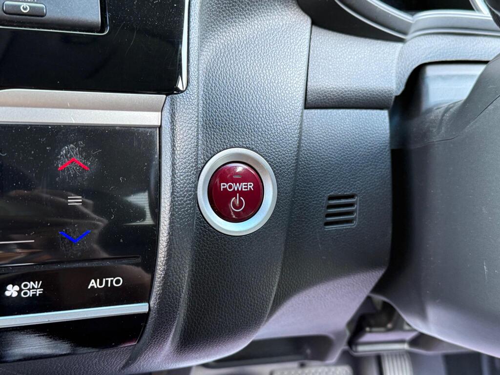 Honda Jazz 2015 Petrol Hybrid | Alloy Wheels | Cruise Control