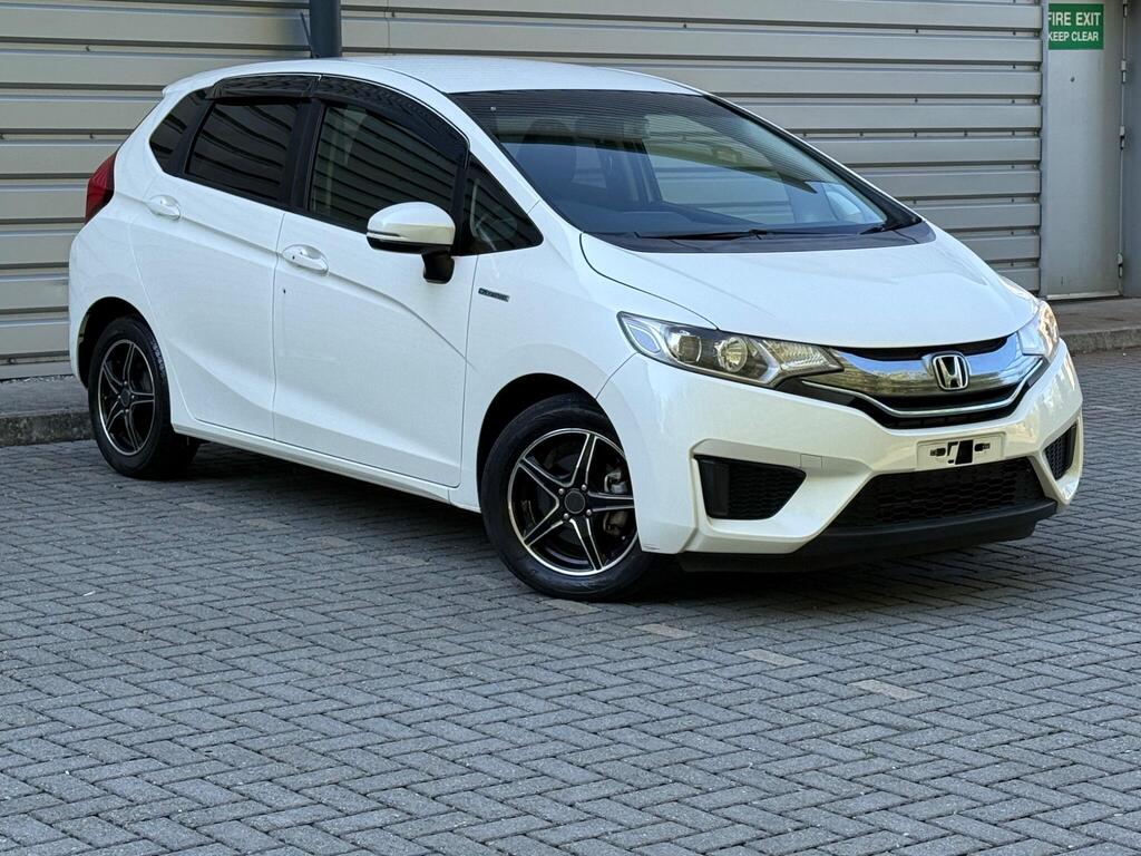 Honda Jazz 2015 Petrol Hybrid | Alloy Wheels | Cruise Control