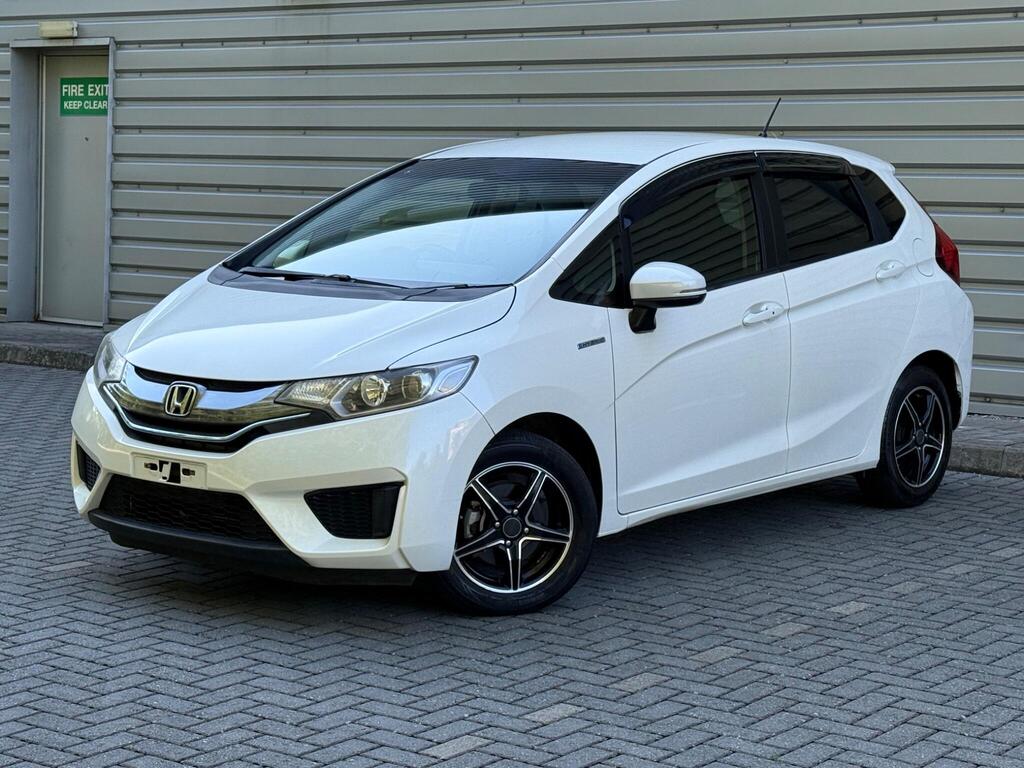 Honda Jazz 2015 Petrol Hybrid | Alloy Wheels | Cruise Control