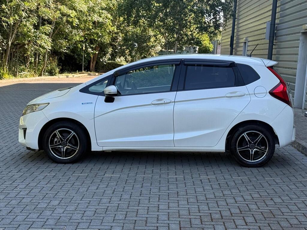 Honda Jazz 2015 Petrol Hybrid | Alloy Wheels | Cruise Control