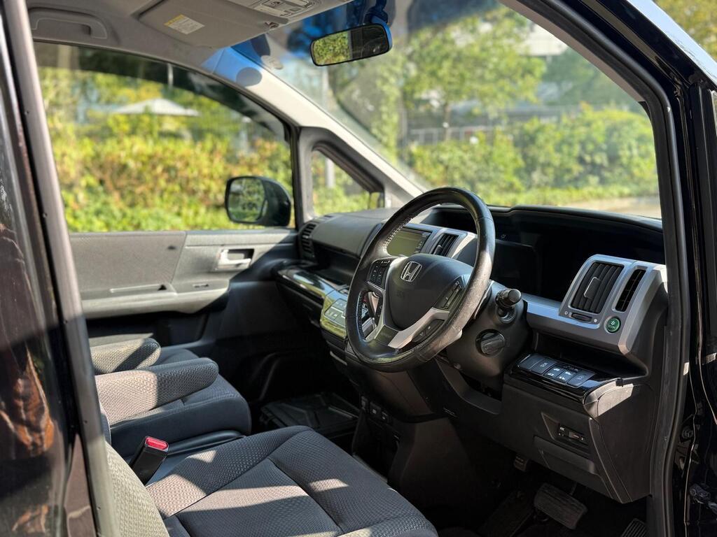 Honda Stepwagon Black Automatic 2013