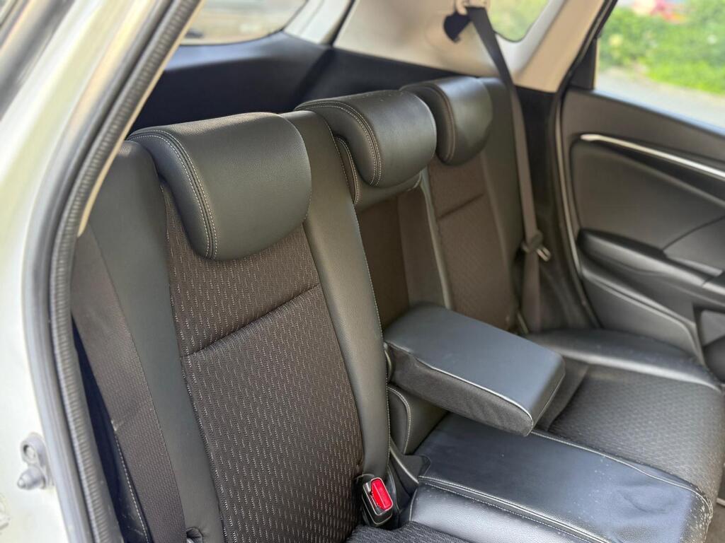 Honda Jazz / Fit Hybrid Petrol 2015 (65) stunning