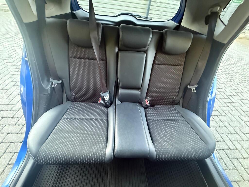 Honda Jazz Petrol Hybrid 2015 | Cruise control