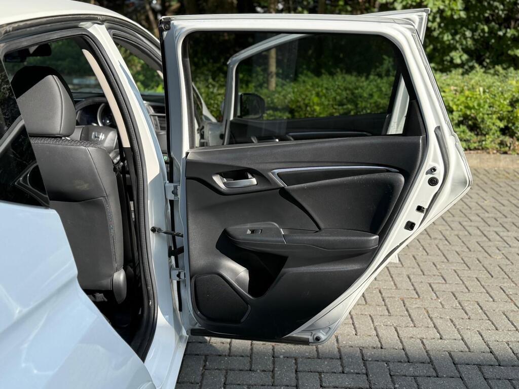 Honda Jazz / Fit Hybrid Petrol 2015 (65) stunning