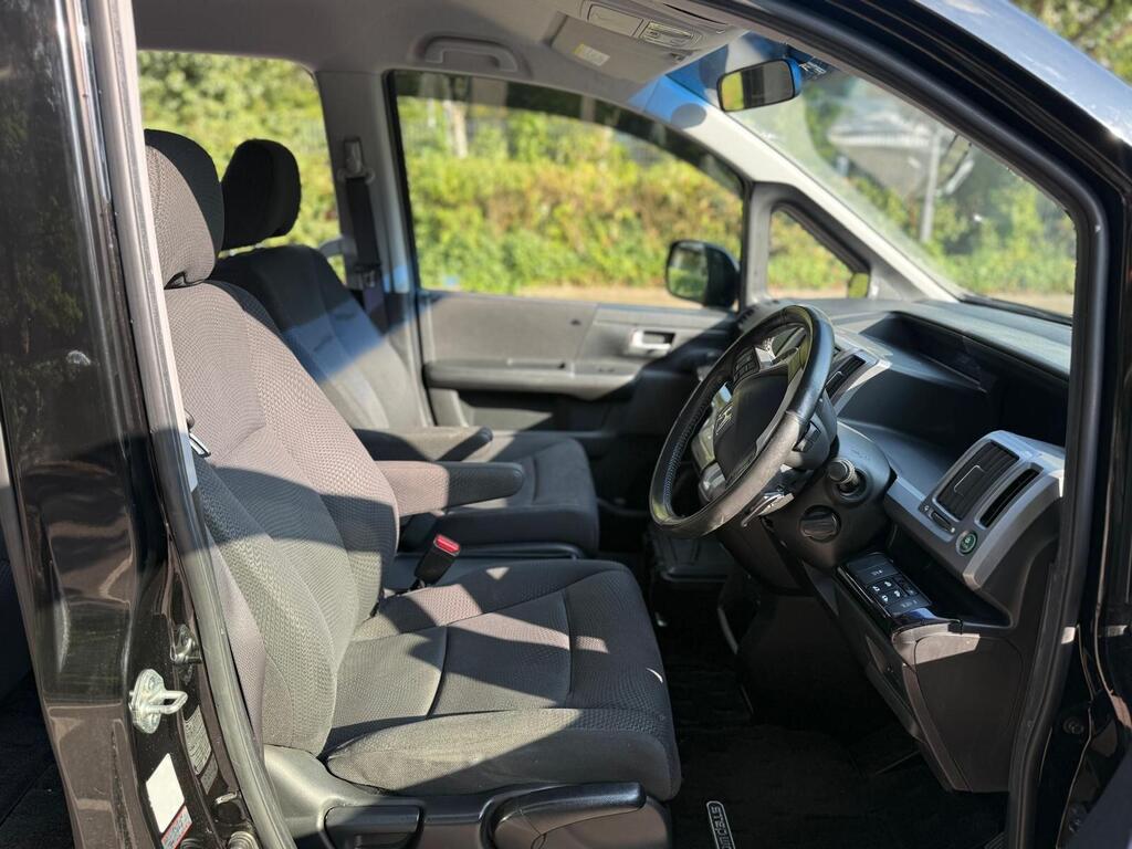 Honda Stepwagon Black Automatic 2013