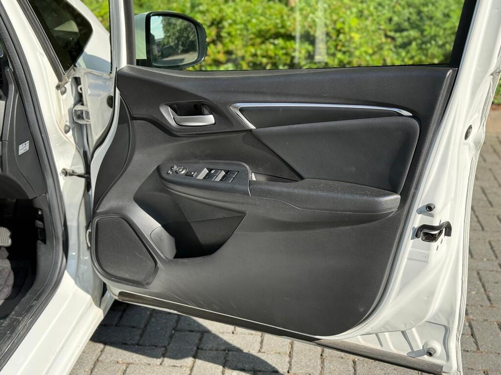 Honda Jazz / Fit Hybrid Petrol 2015 (65) stunning