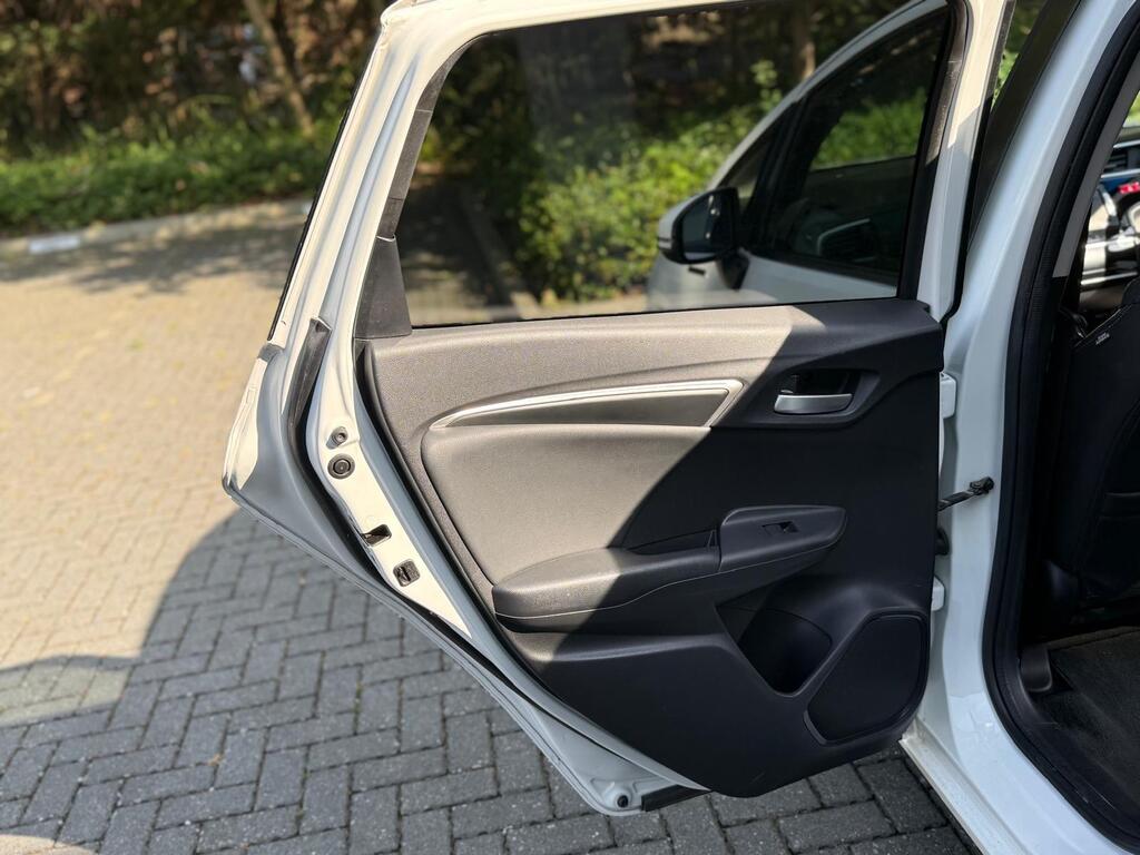 Honda Jazz / Fit Hybrid Petrol 2015 (65) stunning