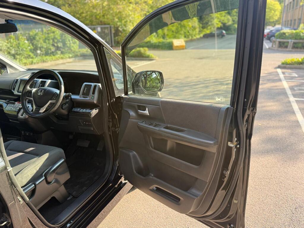 Honda Stepwagon Black Automatic 2013