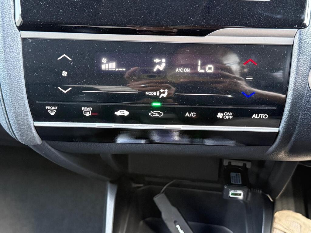 Honda Jazz / Fit Hybrid Petrol 2015 (65) stunning