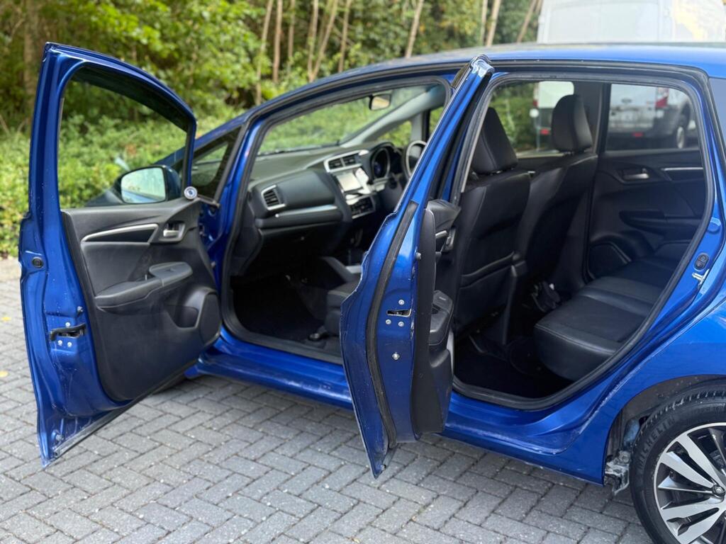 Honda Jazz Petrol Hybrid 2015 | Cruise control