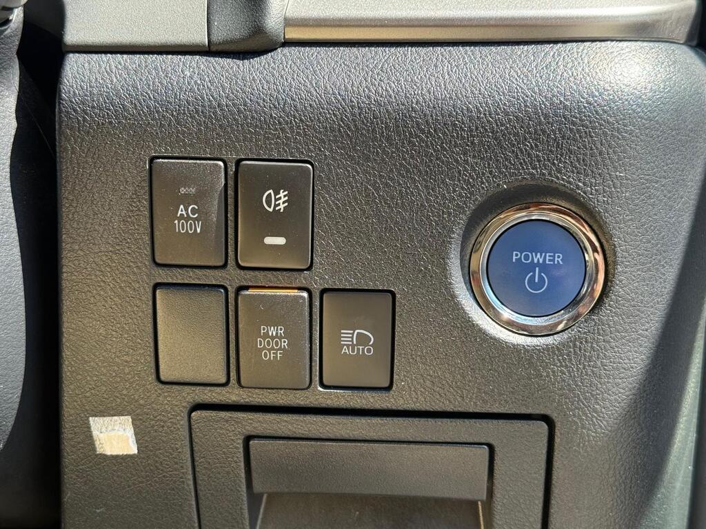 Toyota Alphard Petrol Hybrid 4 Wheel drive 2022