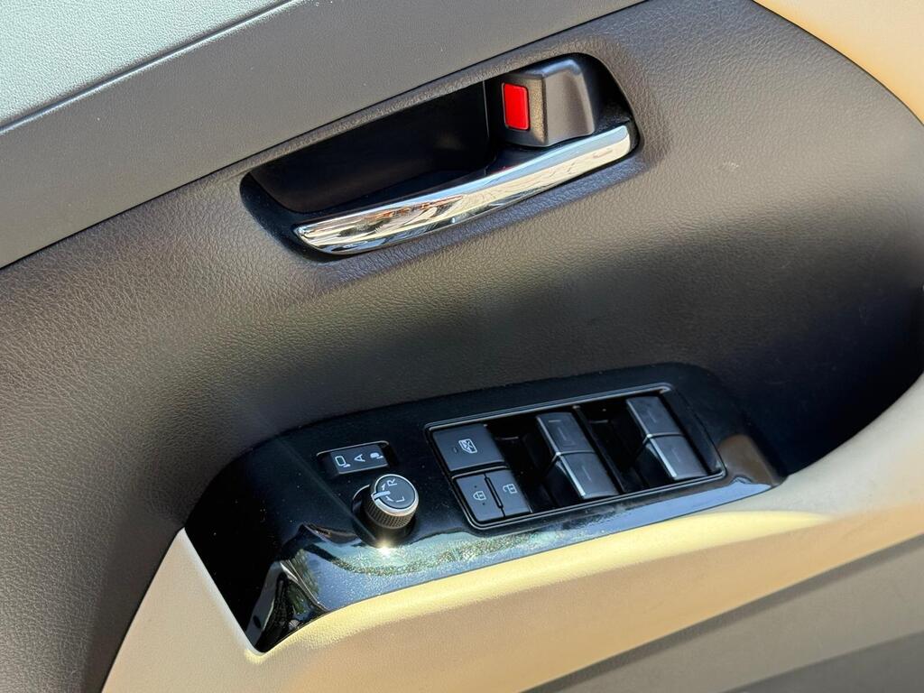 Toyota Alphard Petrol Hybrid 4 Wheel drive 2022