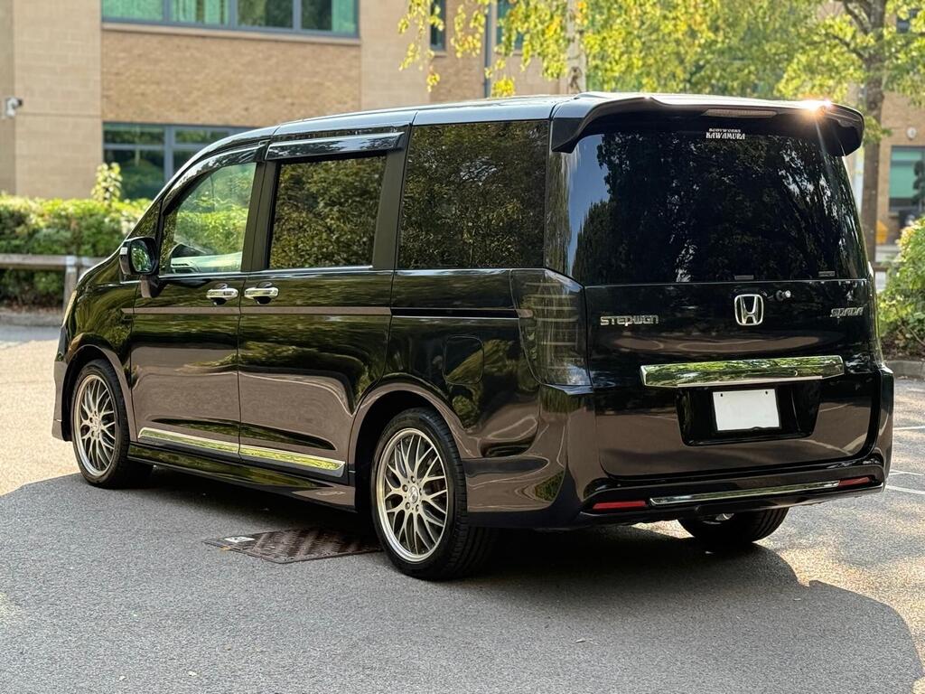 Honda Stepwagon Black Automatic 2013