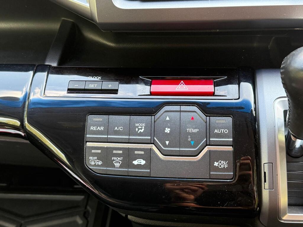 Honda Stepwagon Black Automatic 2013