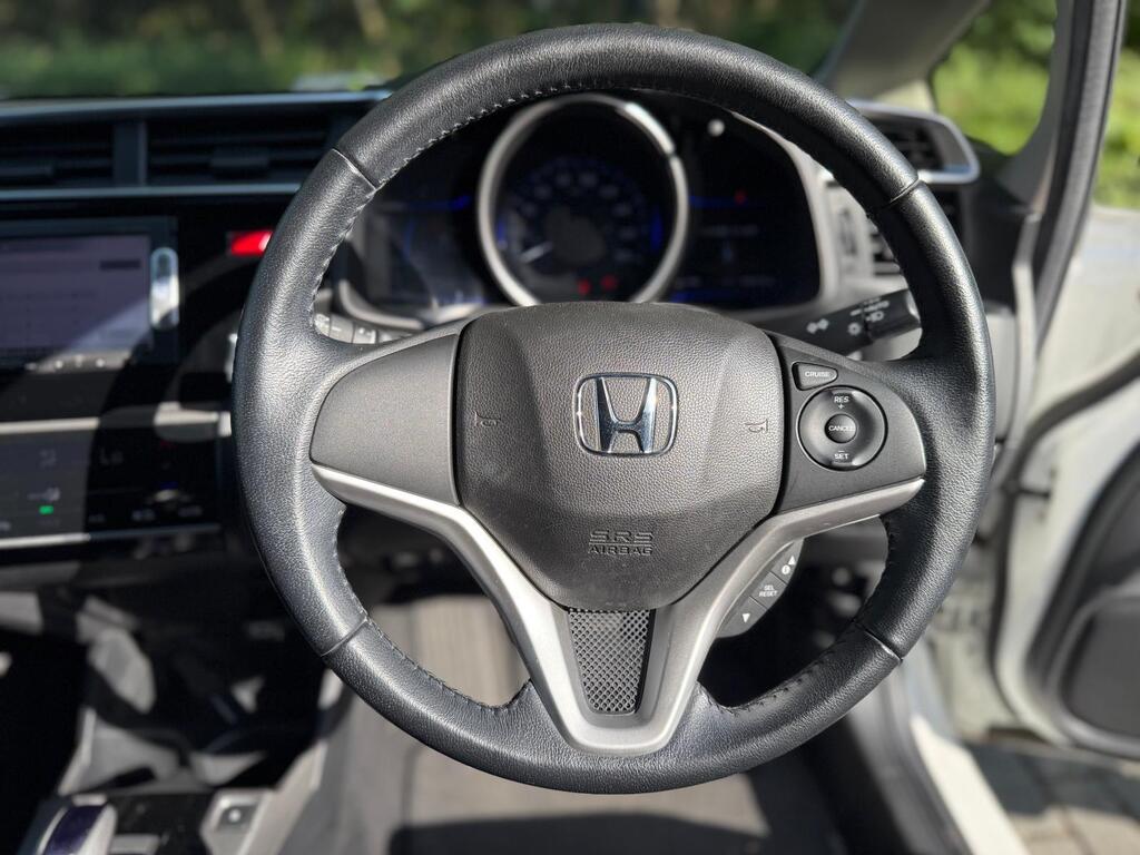 Honda Jazz / Fit Hybrid Petrol 2015 (65) stunning