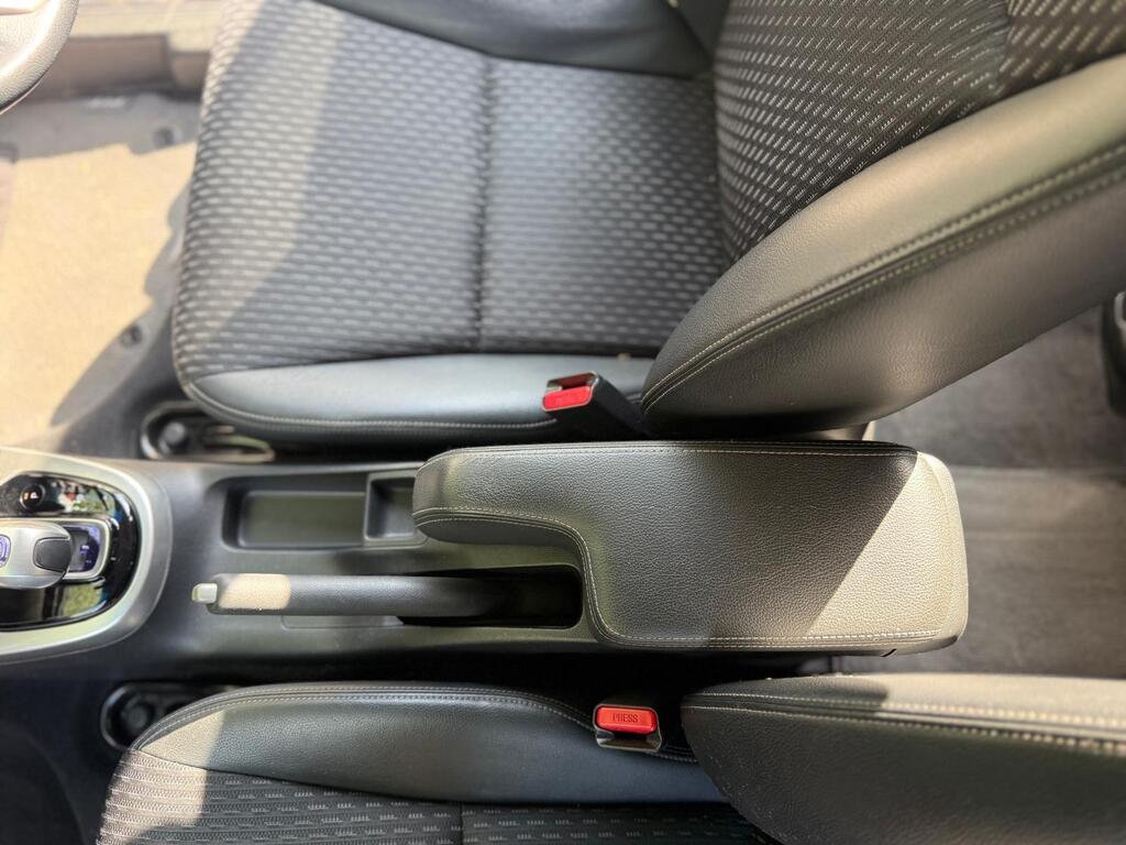 Honda Jazz / Fit Hybrid Petrol 2015 (65) stunning