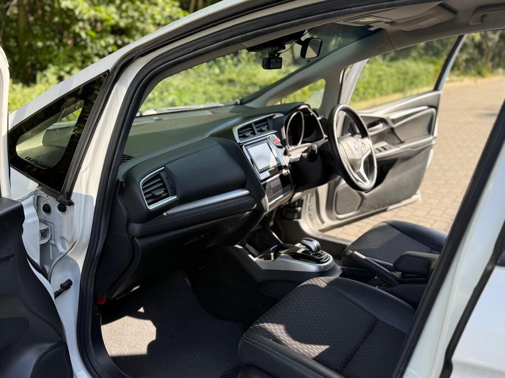 Honda Jazz / Fit Hybrid Petrol 2015 (65) stunning