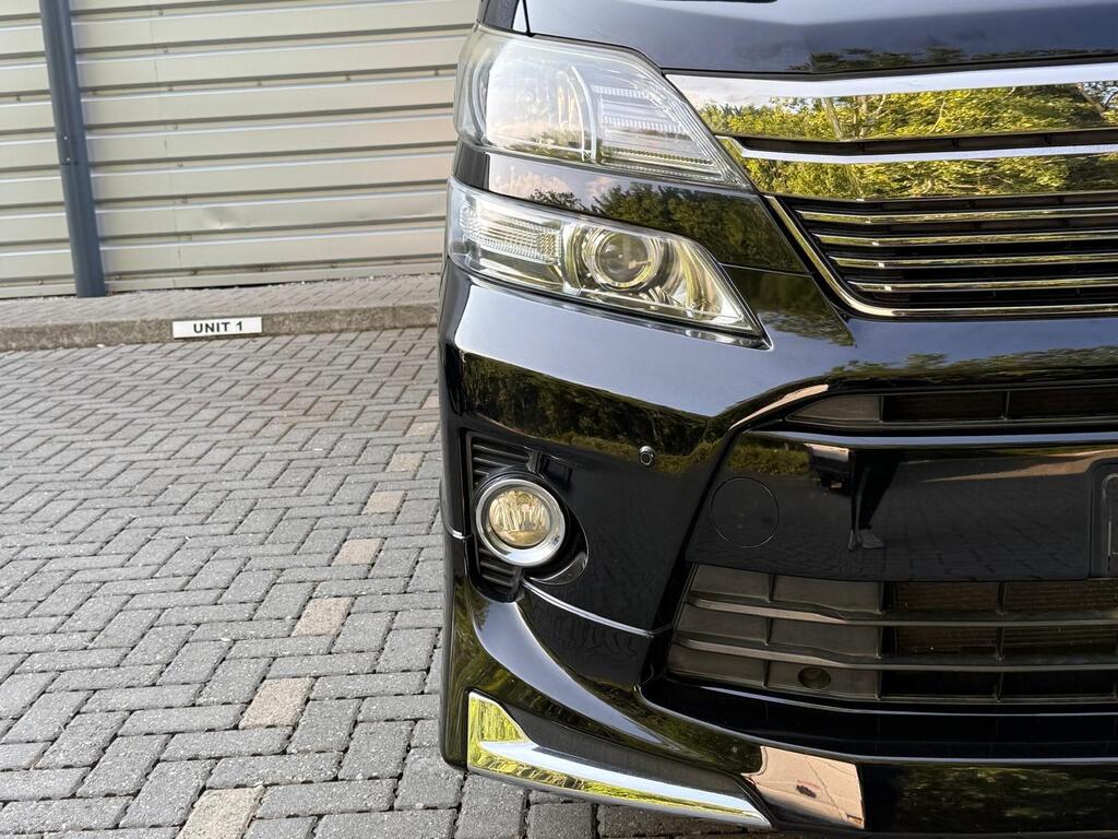 Toyota Vellfire 4 Wheeldrive V6 Modelista Bodykit 2013
