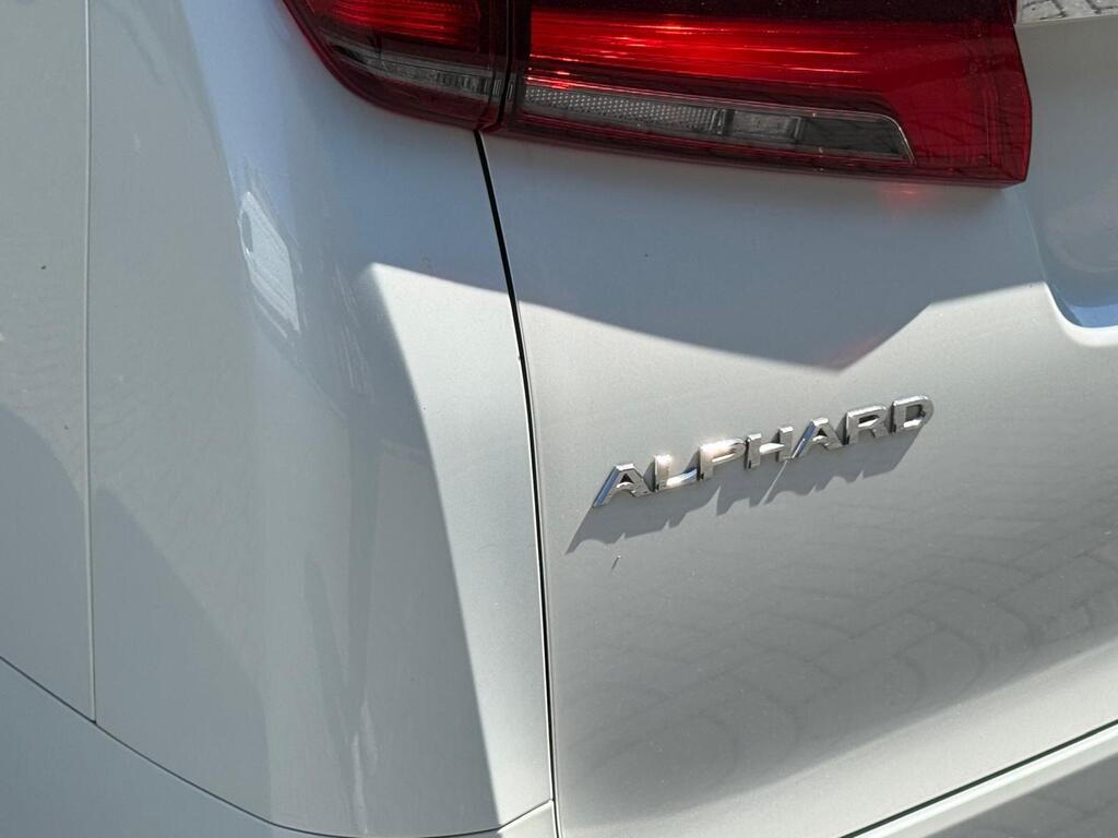 Toyota Alphard Petrol Hybrid 4 Wheel drive 2022