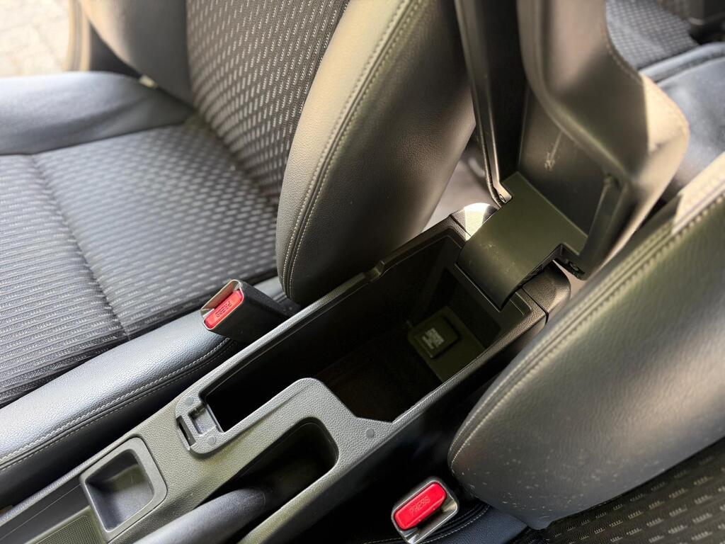 Honda Jazz / Fit Hybrid Petrol 2015 (65) stunning